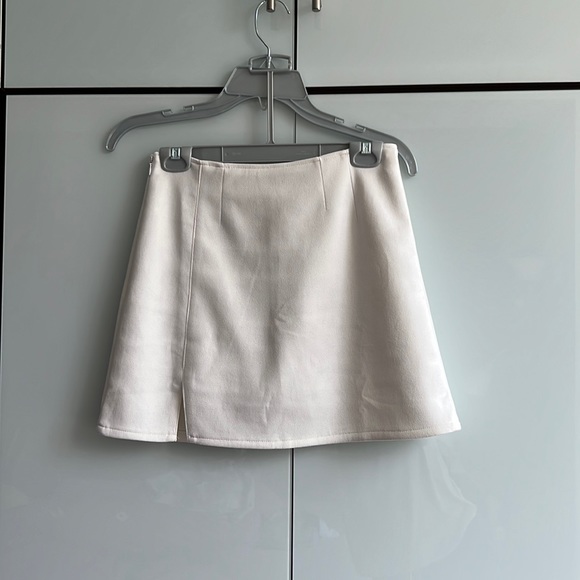 Goodnight Macaroon small white skort - Picture 1 of 4